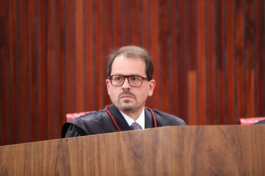 Advogado Floriano de Azevedo Marques é reconduzido ao TSE com reconhecimento da OAB