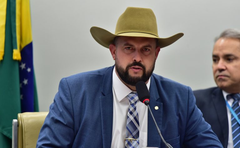 ANTT deverá criar regras especiais para produtores rurais transportarem cargas perigosas