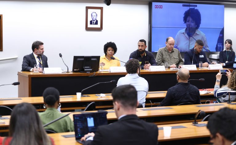 Aumento tarifário dos EUA pode inviabilizar exportações brasileiras de aço e alumínio, alerta Instituto Aço Brasil