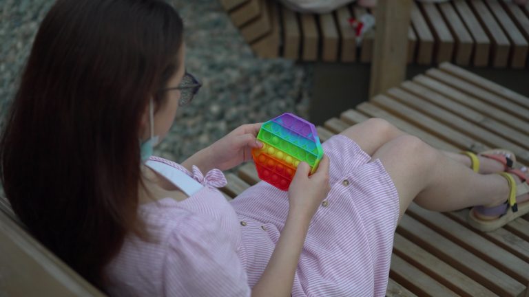 Brasil institui Dia Nacional do Orgulho Autista em 18 de junho