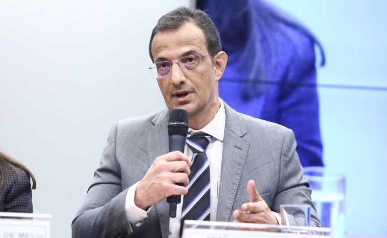 Brasil pode liderar revolução da IA com sistema financeiro inovador, afirma especialista do BC