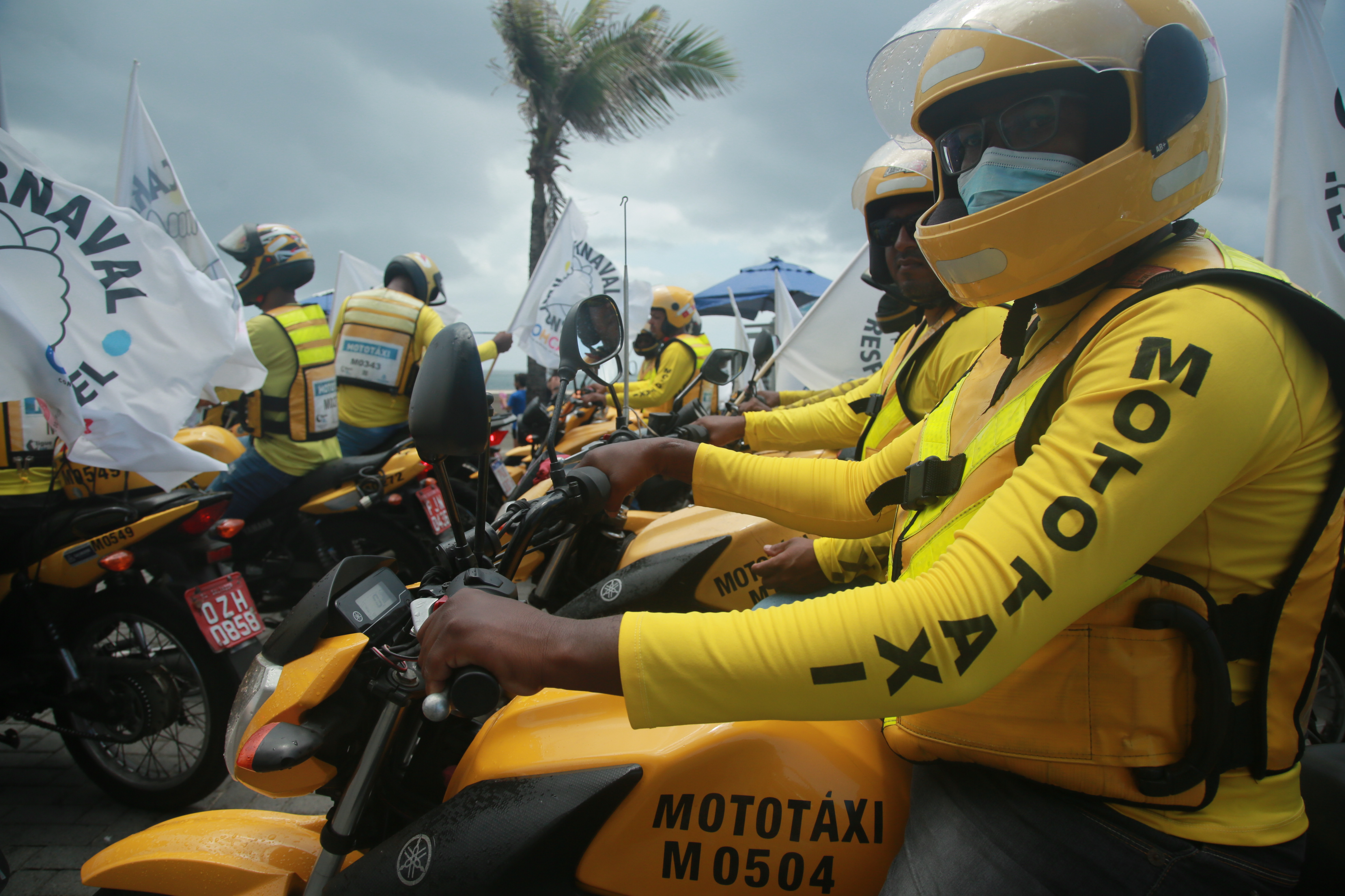 Câmara adia votação sobre regras simplificadas para mototaxistas