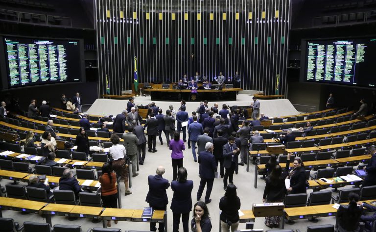 Câmara Analisa Mudanças no Licenciamento Ambiental: Entenda as Novas Regras Propostas