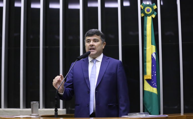 Câmara analisa obrigatoriedade de técnico de enfermagem em escolas integrais