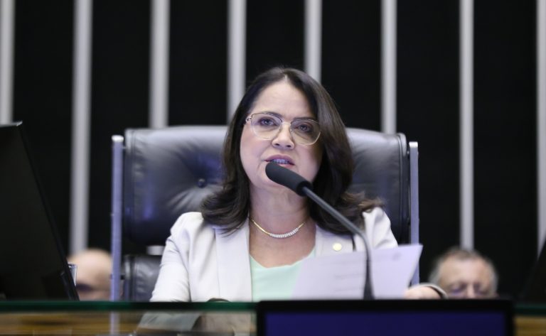 Câmara analisa projeto para descentralizar tratamento de câncer no SUS através de cidades-polo