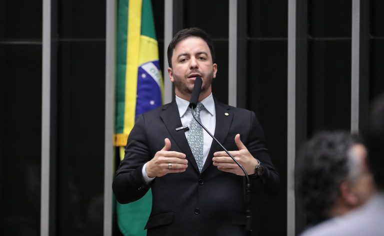 Câmara analisa projeto que endurece pena para maus-tratos em canis clandestinos