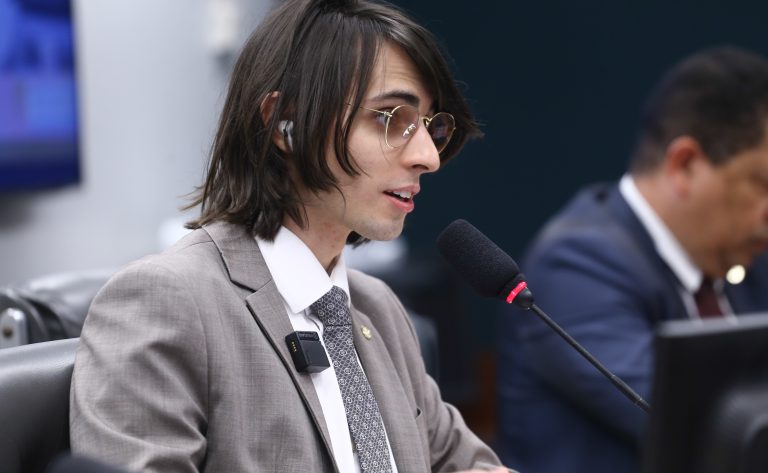 Câmara analisa projeto que obriga câmeras e treinamento contra violência no transporte