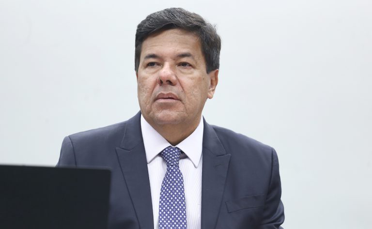 Câmara analisa projeto que regulamenta prática de wheeling com regras de segurança