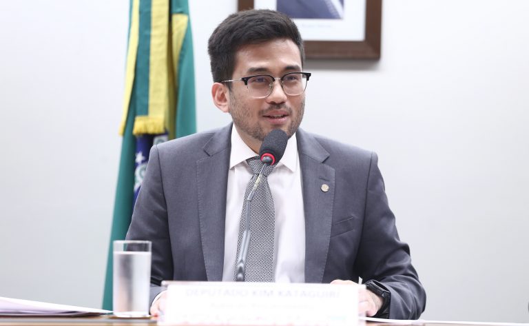 Câmara analisa projeto que regulamenta princípio constitucional do não confisco
