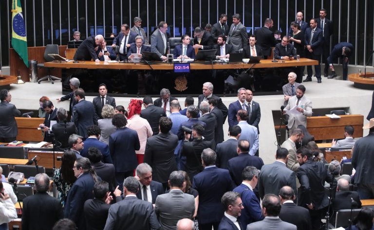 Câmara analisa regras mais rígidas para devedor contumaz de tributos