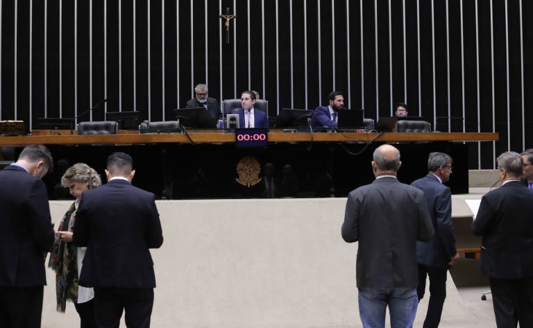 Câmara aprova acordos do Mercosul para profissionais e comércio eletrônico; projetos vão ao Senado