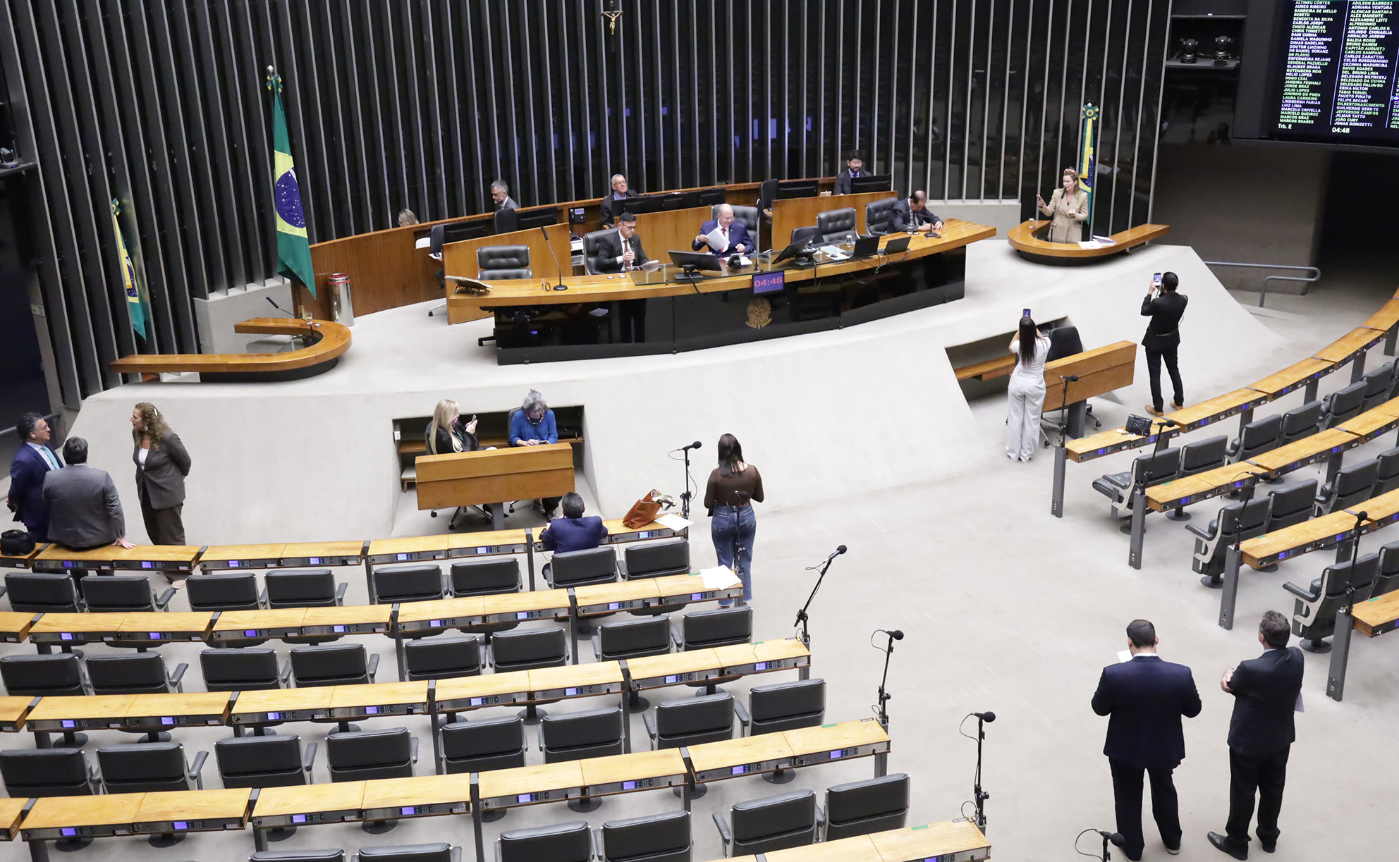 Câmara aprova adesão do Brasil a acordo contra violência e assédio no trabalho