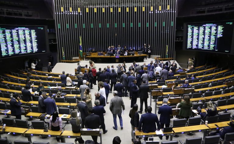 Câmara aprova ampliação de prisão temporária de 5 para 15 dias