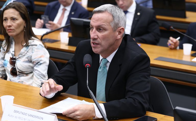Câmara aprova aumento de pena para estelionato contra idosos e vulneráveis
