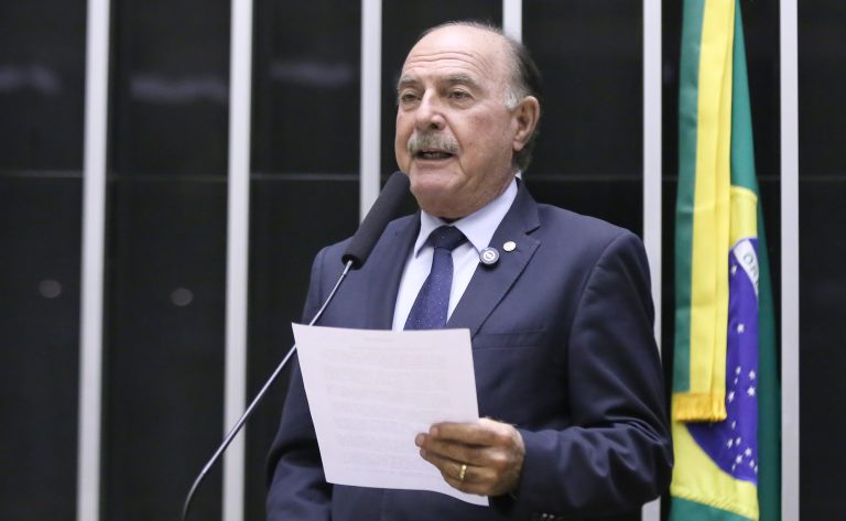 Câmara aprova criação de centros de convivência para idosos no Brasil