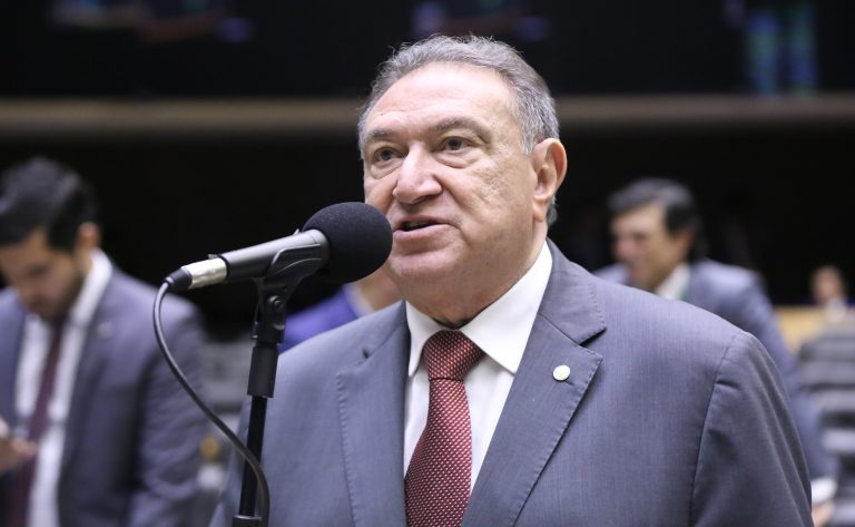 Câmara aprova criação do Cartão Reconstruir para famílias atingidas por desastres naturais