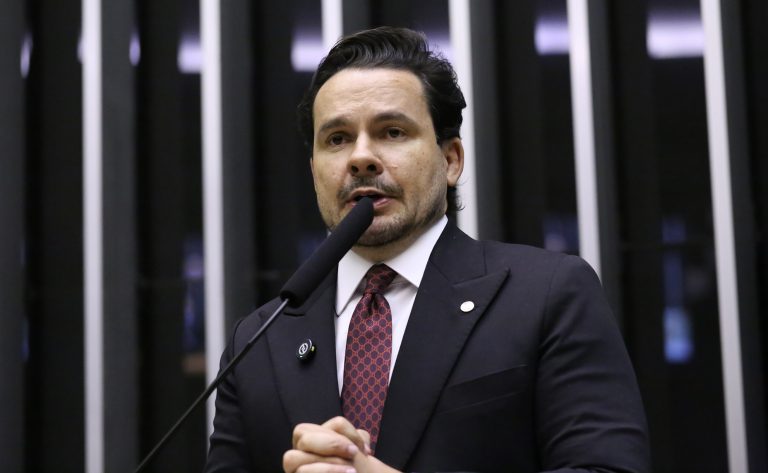 Câmara aprova crime hediondo para obstrução de vias com finalidade criminosa