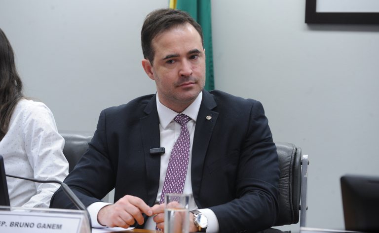 Câmara aprova criminalização de cruzamentos de animais que causem riscos à saúde