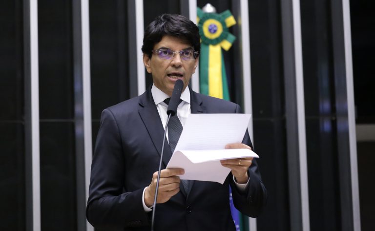 Câmara aprova em 1º turno PEC que exige autorização para STF processar parlamentar