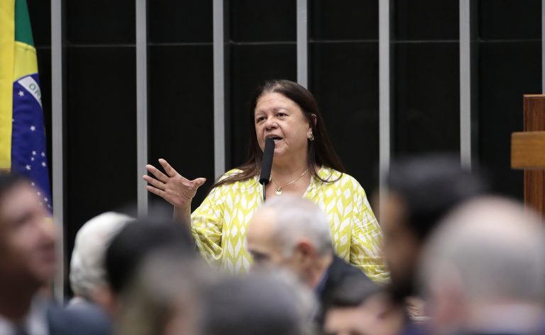 Câmara aprova impedimento de guarda para condenados por crimes dolosos contra menores