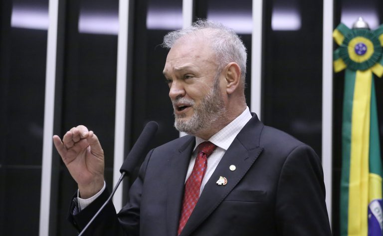Câmara aprova isenção de impostos para geradores elétricos destinados a pessoas com deficiência
