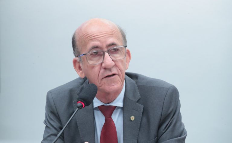 Câmara aprova isenção de IR e Previdência para idosos acima de 75 anos