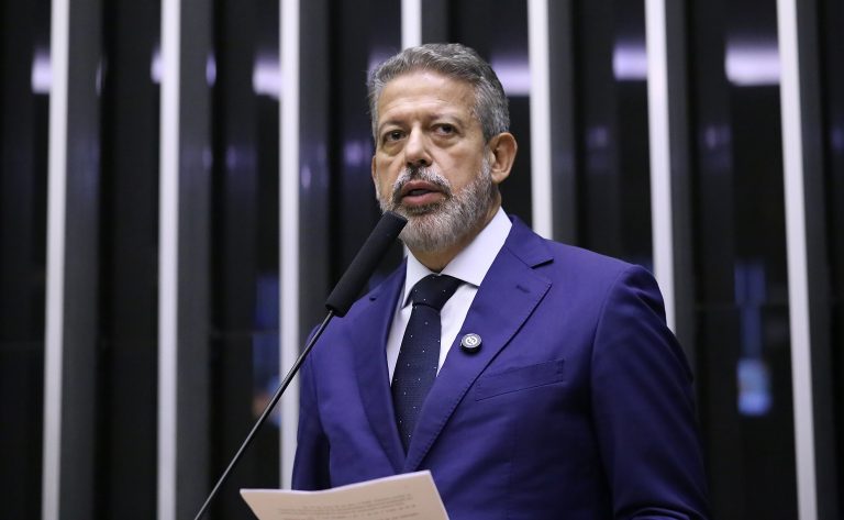 Câmara aprova isenção de IR para quem ganha até R$ 5 mil mensais
