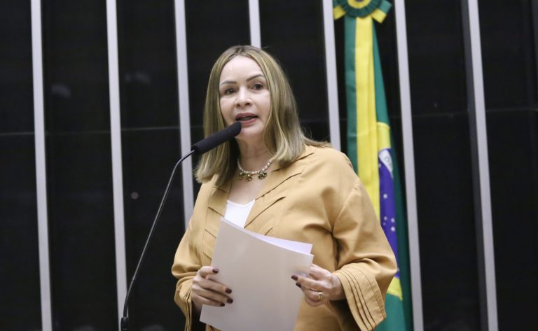 Câmara aprova liberação de pagamentos congelados a servidores públicos durante pandemia
