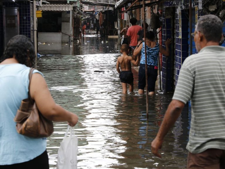 Câmara Aprova Medidas para Facilitar Recursos de Drenagem em Municípios Afetados por Enchentes