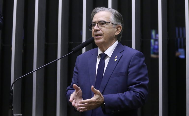Câmara aprova mudança na cobrança de ISS para serviços de guincho e guindaste