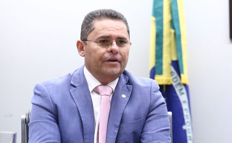 Câmara aprova obrigatoriedade de compartilhamento de torres de telecomunicações em áreas urbanas densas