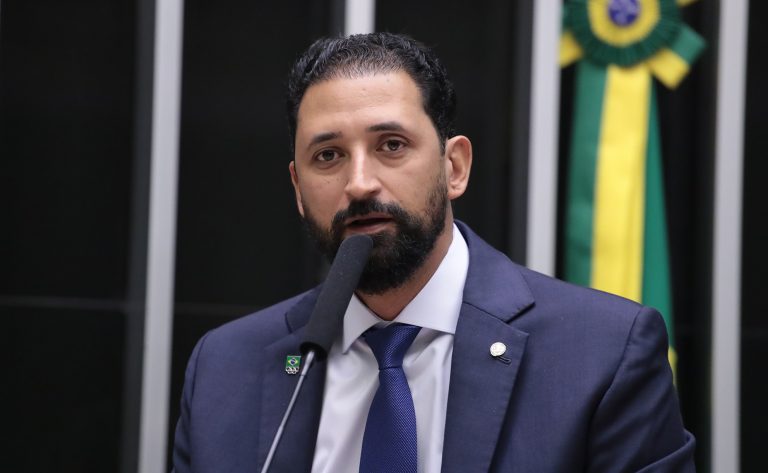 Câmara aprova obrigatoriedade de registro de tratores em plataforma digital do governo