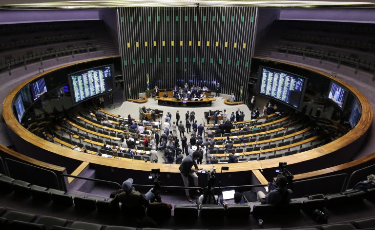 Câmara aprova PEC das Prerrogativas em 1º turno por 353 votos a 134