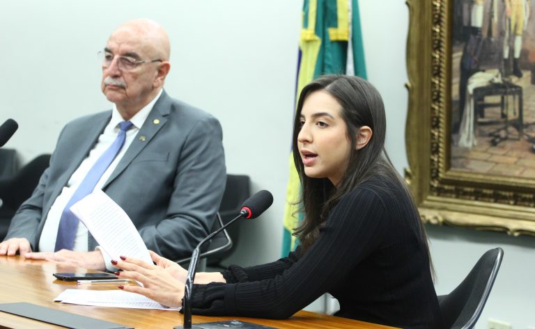 Câmara aprova PEC que inclui primeira infância como prioridade na Constituição