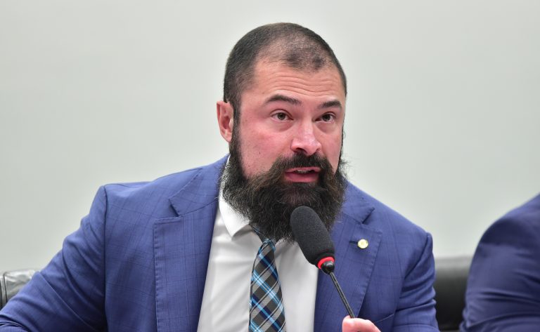 Câmara aprova pensão especial para famílias de policiais mortos em serviço