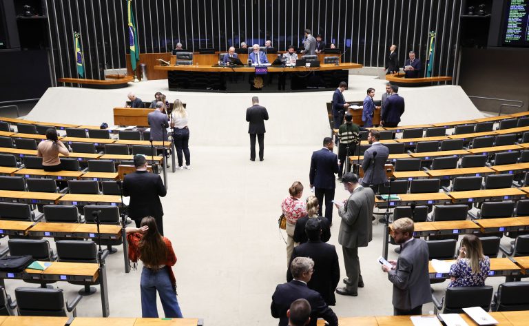 Câmara aprova prêmios César Lattes e Ambiental para ciência e sustentabilidade