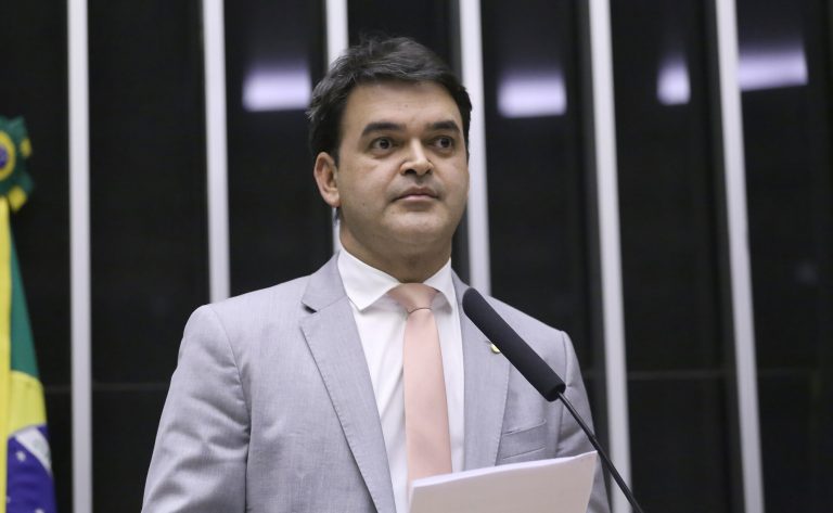 Câmara aprova prioridade para crimes contra vida de crianças e adolescentes