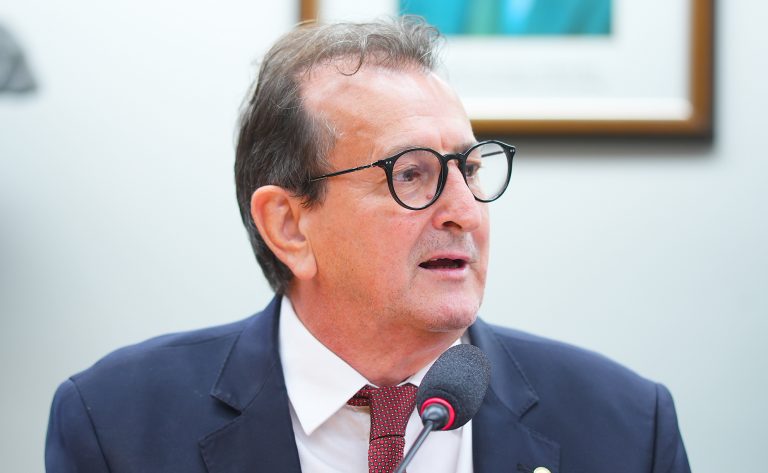 Câmara aprova prioridade para idosos em atendimento ao consumidor de serviços essenciais