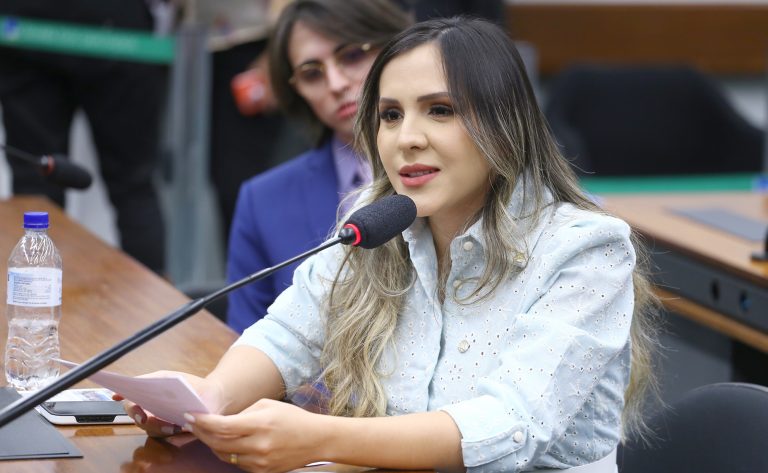 Câmara aprova prioridade para idosos em tratamento oncológico no SUS