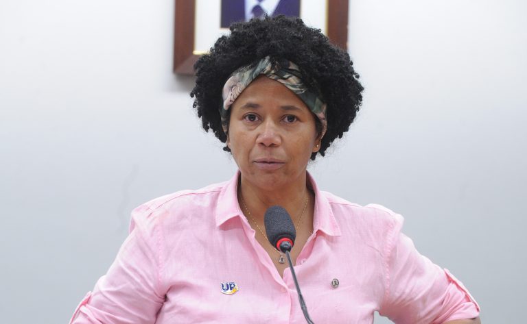 Câmara aprova programa nacional de vacinação para pacientes com câncer e familiares