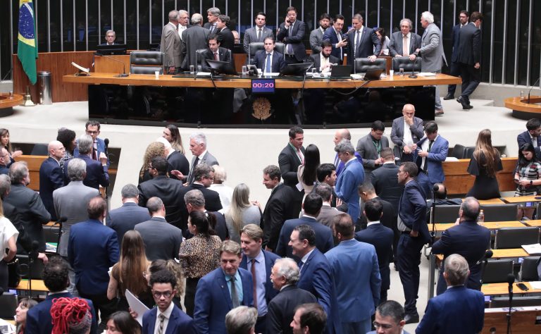 Câmara aprova projeto antifacção com penas de até 40 anos; vai à sanção