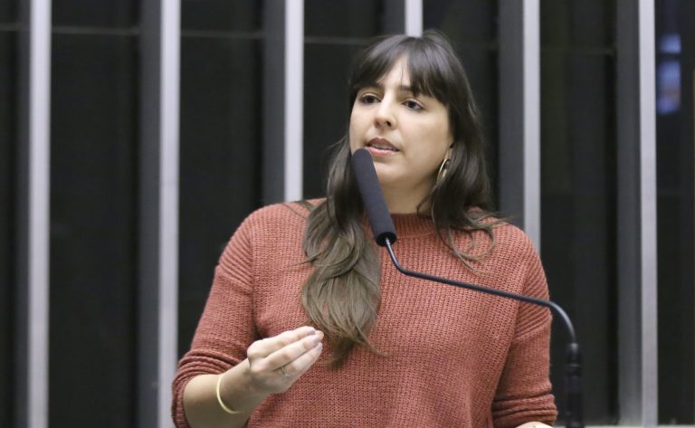 Câmara aprova projeto para ampliar vagas de estacionamento destinadas a idosos