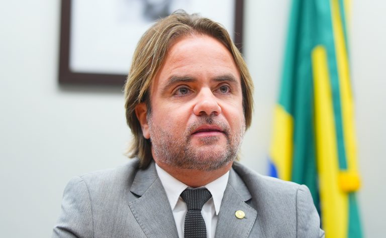 Câmara aprova projeto para fortalecer soberania digital e infraestrutura tecnológica