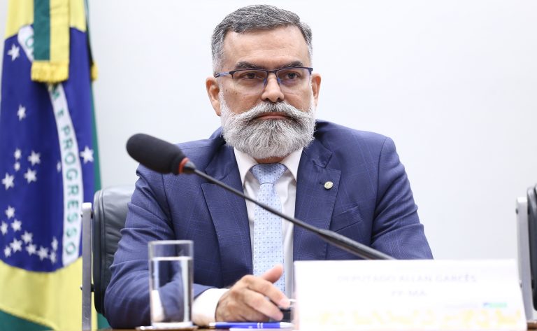 Câmara aprova projeto que classifica subtração de crianças como crime hediondo