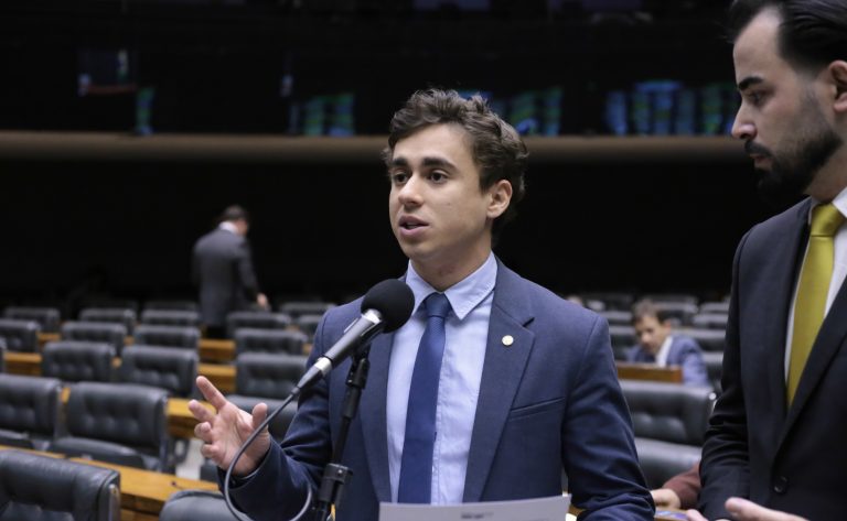 Câmara aprova projeto que criminaliza erotização precoce nas escolas com pena de detenção