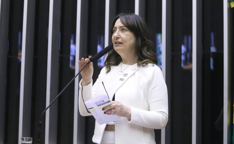 Câmara aprova projeto que proíbe financiamento a entidades suspeitas de terrorismo
