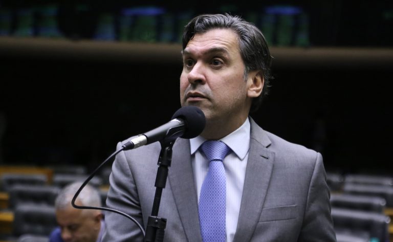 Câmara aprova projeto que transfere à Caixa responsabilidade por indenizações de seguros habitacionais antigos