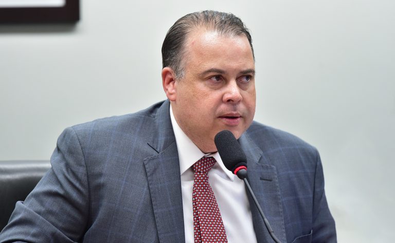Câmara aprova prorrogação de incentivos fiscais para IoT e internet via satélite até 2030