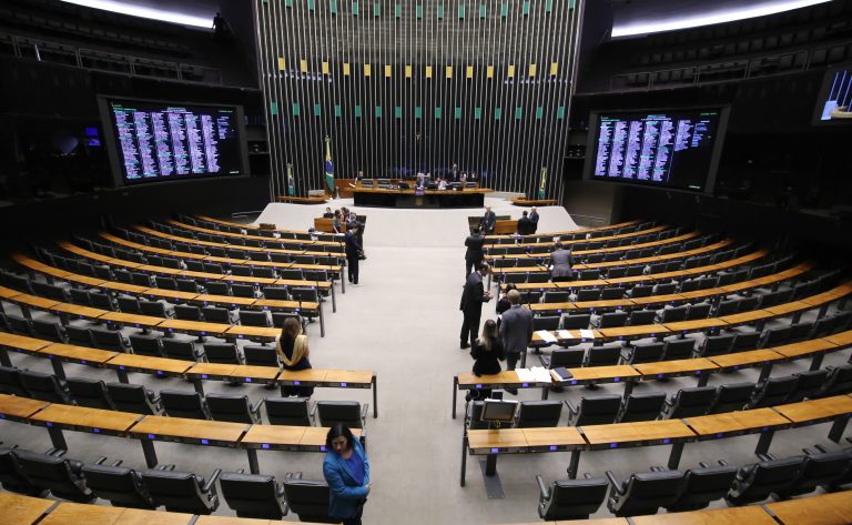Câmara aprova reajuste para forças de segurança do DF; MP vai ao Senado