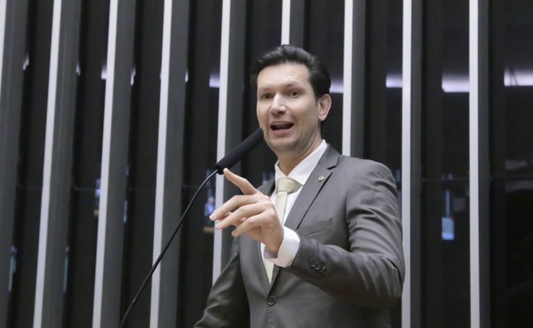Câmara aprova regulamentação trabalhista para operadores de microcrédito orientado